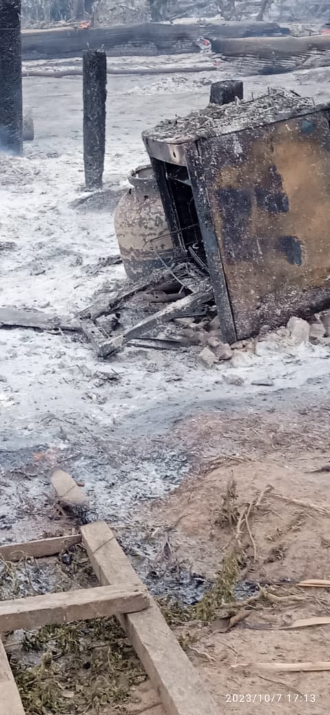 Trag Dia Casa Pega Fogo Enquanto Casal E Os Filhos Faziam Farinha