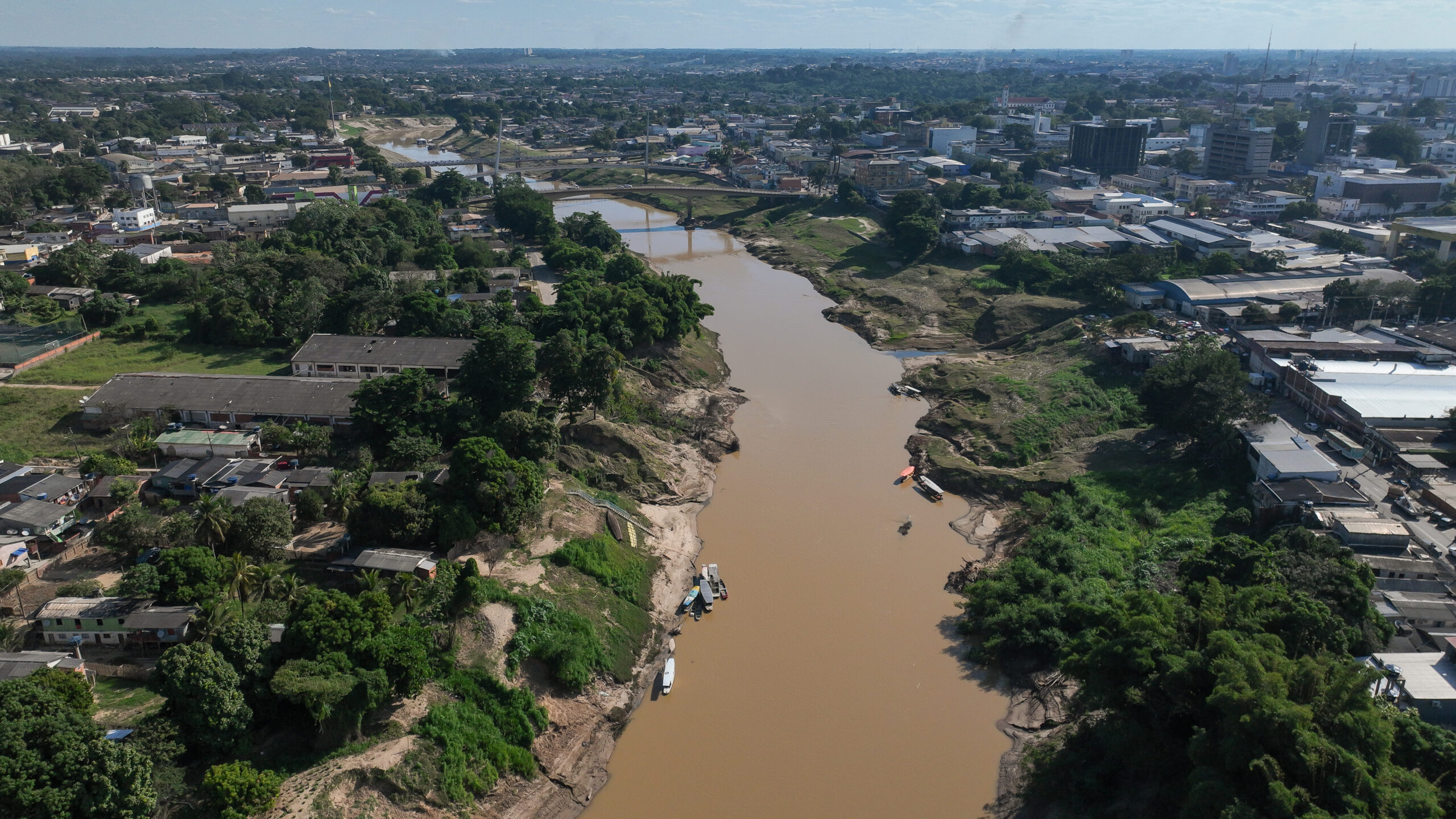 Acre já está há 10 dias sem chuvas e Rio Acre se aproxima dos dois