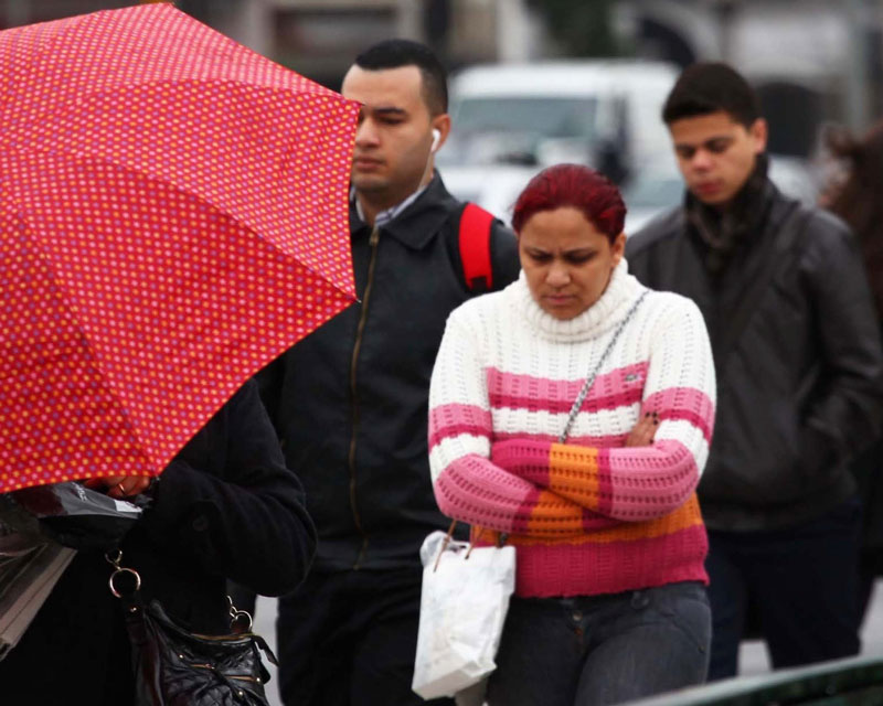 Frente fria: temperatura mínima deve chegar a 17ºC nesta segunda-feira, diz Friale