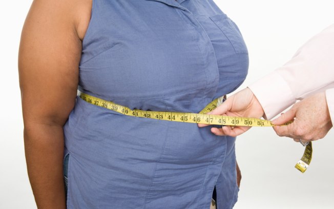 Pesquisadores identificaram que a serotonina periférica é mais elevada em pessoas obesas e que a inibição do hormônio poderia acelerar o metabolismo e diminuir riscos de obesidade 6f9edhcxh51br2rg7hi9dhlhb