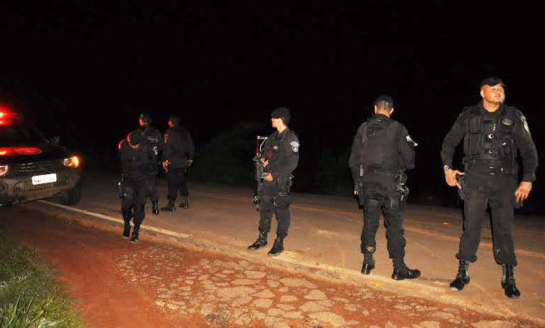 Policiais do Bope estiveram no local para colher pistas dos acusados/Foto: Selmo Melo/ContilNet Notícias assaltoporto
