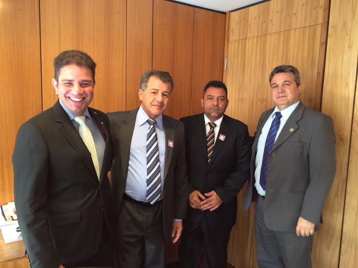 De acordo com os prefeitos, existem vários convênios do Governo Federal que os municípios estão aptos a receberem/Foto: Assessoria emendas-prefeituras