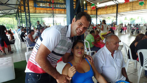 Mano Rufino participa da festa e garante novas etapas/Foto: Assessoria festa-idoso-15-2