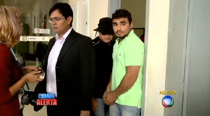 Hangell foi ouvido pelo delegado Robert Alencar e depois conduzido à Penal hangell-destaque2