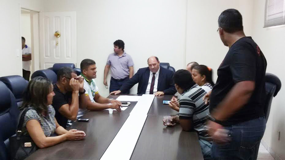 Representantes do Sindicato dos dos Trabalhadores de Transporte Coletivo se reuniram com comissão da Câmara lei-troco