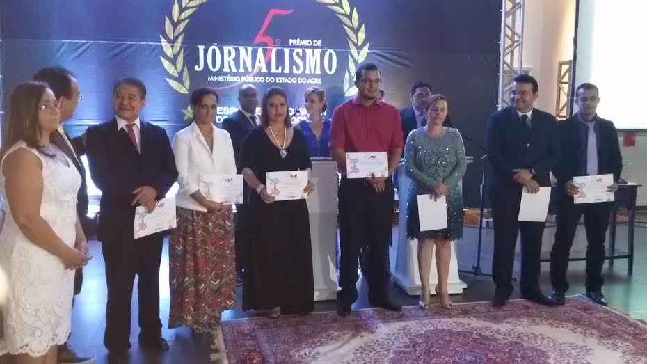 O Ministério Público concedeu o certificado ao Senac por sua parceria na realização das edições do MP na Comunidade durante o ano de 2014 senac
