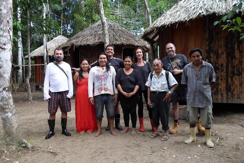 Alberto Hiar, Julia, Massimin, João Bosco Nunes, Mariazinha, Helga Fuchs, Pajé Tatá, David Pollak e Txai/Foto: Divulgação turismo-indios