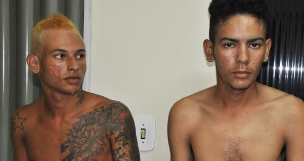 Segundo os policiais, eles tinham recebido uma denúncia dando conta que os dois acusados estariam vendendo droga no Terminal Urbano/Foto: Selmo Melo/ContilNet Notícias drogaterminal