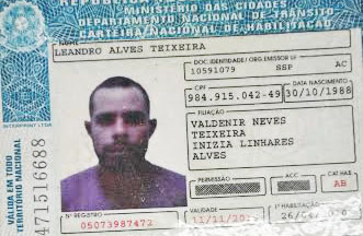 Ao pedirem sua documentação, os policiais descobriram que a habilitação dele era falsa habilitacao-falsa