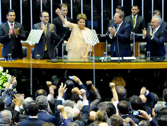 A presidente atribuiu sua reeleição à aprovação popular ao projeto de governo do Partido dos Trabalhadores manchete