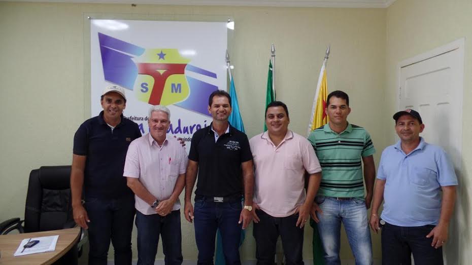 O encontro aconteceu no gabinete do prefeito, sendo prestigiado ainda pelos vereadores Tom Cabelereiro (PR) e Caju Diniz (PTdoB) mano-vereador2