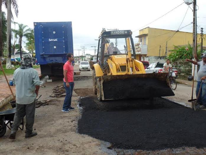 Mano vistoria serviços de manutenção das ruas de Sena tapa-buraco-sena1