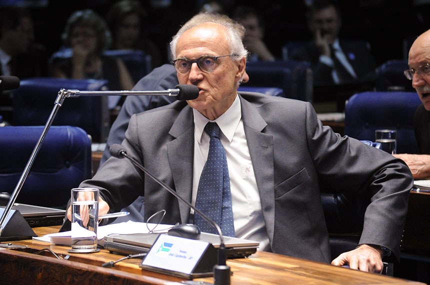 Na sessão em que foi aprovado o projeto, em dezembro, Suplicy disse que a instituição da linha oficial de pobreza "é tão importante hoje quanto em 1999" veto-pobreza