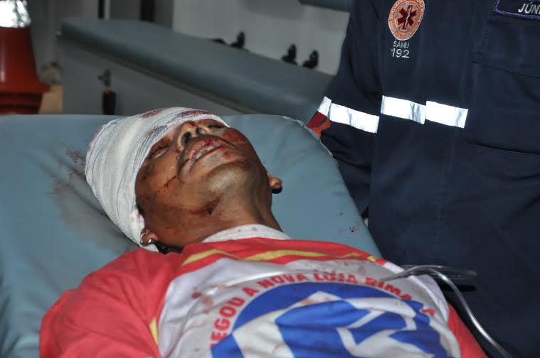 A vítima foi agredida a pauladas e pedações de vidro/Fotos: Selmo Melo/ContilNet Notícias becoo