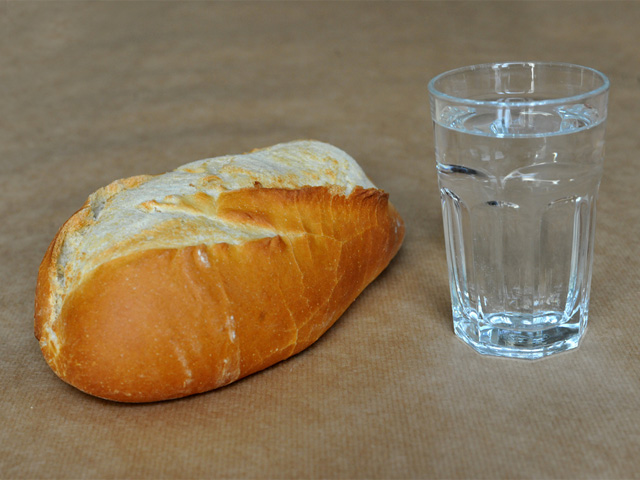 lideranças reclamam e dizem que estão a pão e água/Foto: Divulgação pão e água