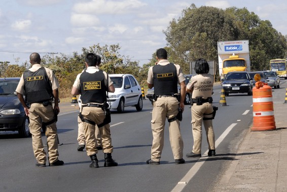 Polícia Rodoviária Federal divulga dados do feriado 20130401104712 prf1