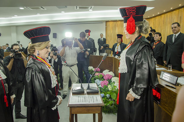 Desembargadoras tomam posse e fazem discurso emocionado/Foto:Selmo Melo/ContilNet Notícias 3-posse direcao tjac 06fev15 8