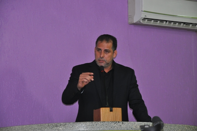 CLEYTON BRANDÃO
