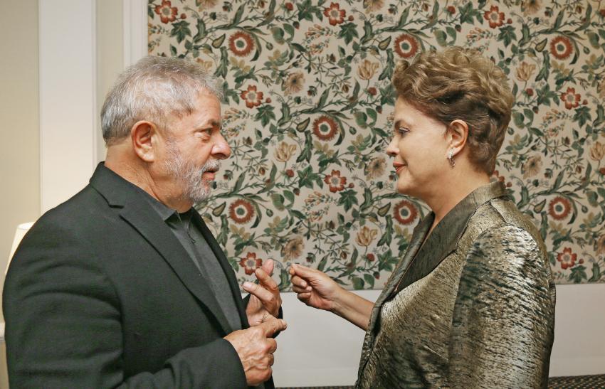 Até o ex-presidente Lula deve entrar em campo para ajudar a articulação do governo Dilma. Foto: Ricardo Stuckert/ Instituto Lula LULA-E-DILMA