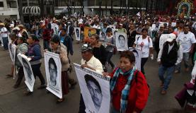 Manifestação no México reúne milhares em apoio a famílias de estudantes desaparecidosAlex Cruz/Agência Lusa alex cruz lusa 0