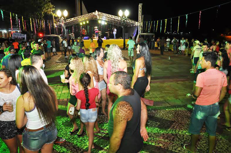 A primeita noite de Carnaval na Gameleira atraiu cerca de 600 foliões para se divertir ao som de bandas locais/Foto: Selmo Melo/ContilNet Notícias carnaval-gameleira