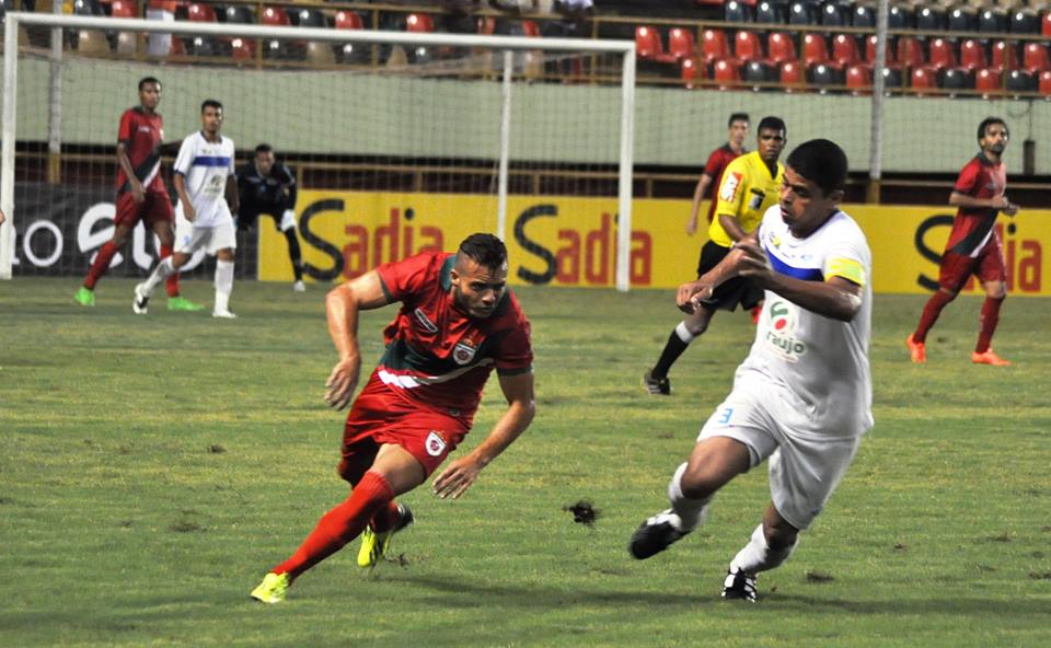 A partida foi disputa neste domingo no estádio Arena da Floresta/Foto: Manoel Façanha galocopa