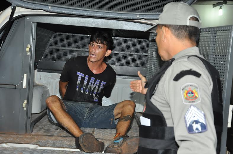 A polícia foi acionada e o acusado foi preso/Foto: Selmo Melo/ContilNet Notícias homemvalente
