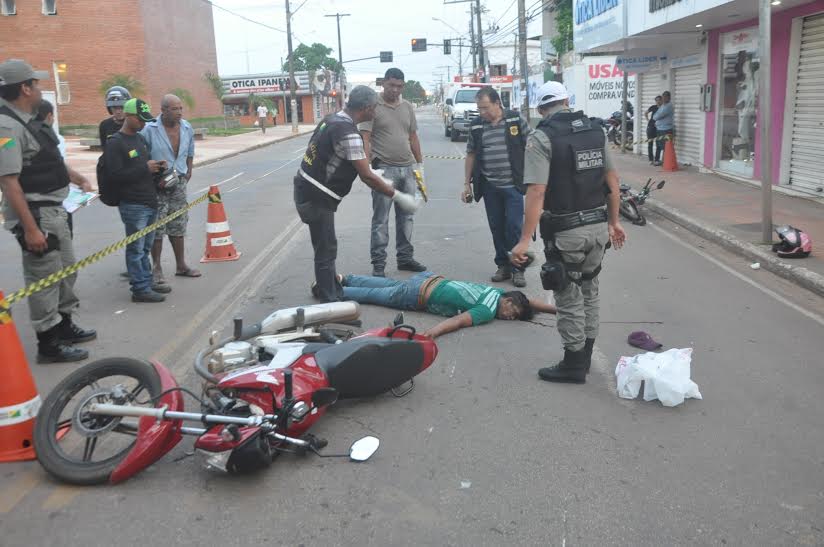 Celso estaria trafegando em alta velocidade quando se chocou contra a motocicleta/Fotos: Selmo Melo/ContilNet Notícias mortecelso
