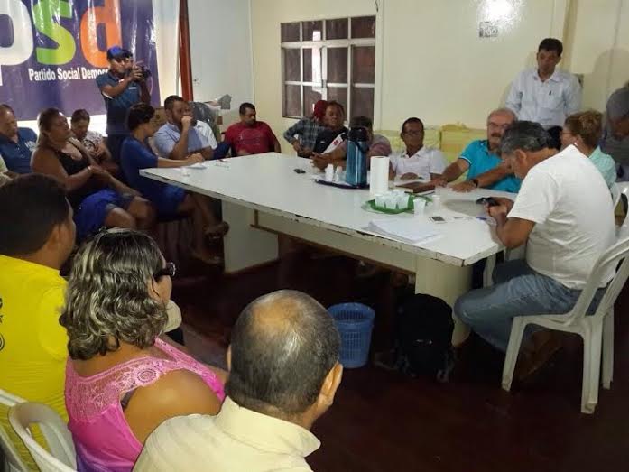 Petecão em reunião com executiva regional do PSD/Foto: cedida petecao-executiva