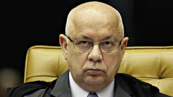 Ministro do Supremo Tribunal Federal Teori Zavascki não aceitou liminar que pedia a suspensão dos efeitos das medidas aprovadas pela Mesa Diretora da Câmara na última quarta-feira (Fellipe Sampaio/SBT) teori-zavascki-size-598