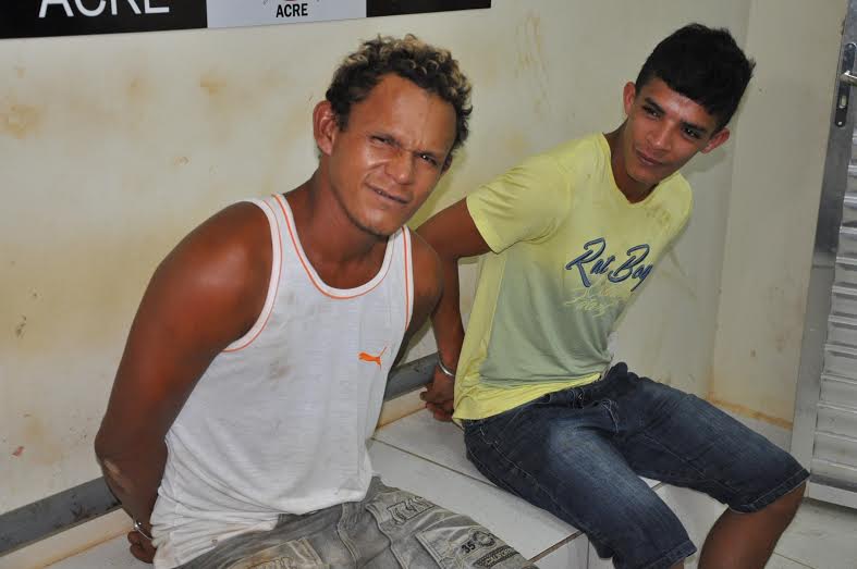 Polícia prendeu dois homens por tráfico de drogas na Cidade do Povo/Foto: ContilNet Notícias traficocidade