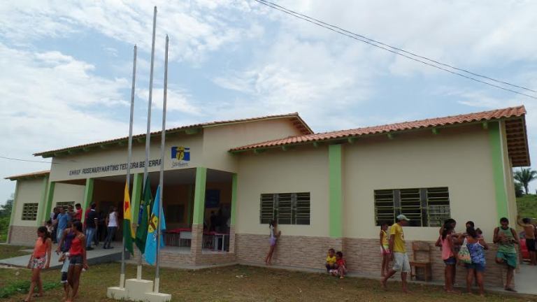 Fachada de escola na zona rural unnamed 4