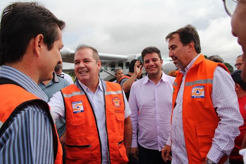 Ministro da Integração visita áreas atingidas pela cheia do rio Acre/Foto: Assessoria visitaministroacretiao