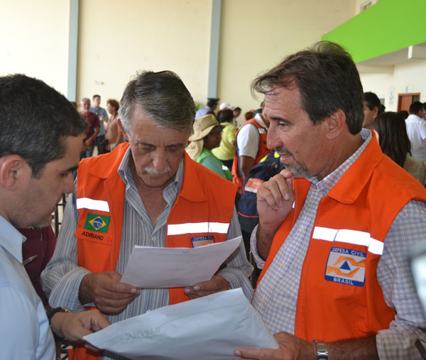 Ministro anuncia entrega de 17 mil kits e 2,5 toneladas de remédios para as vítimas da enchente