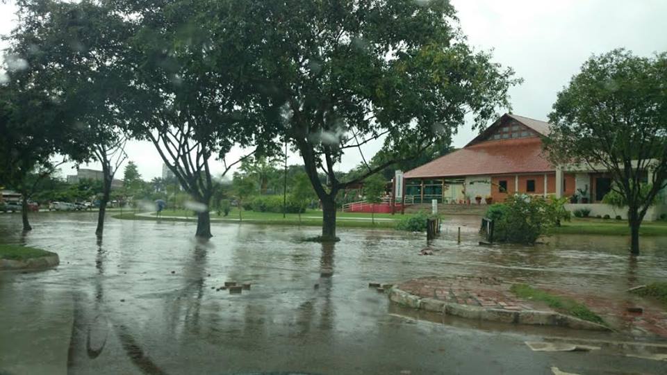 Canal da Maternidade ficou inundando e atingiu as vias do centro 10994345 861583413899759 7438084721803621014 n