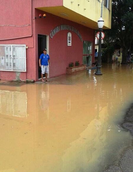 Cheia do rio Acre atingiu o prédio da Câmara de Rio Branco/Foto: Reprodução WhatsApp Câmara-alagada-FOTO-CEDIDA-2