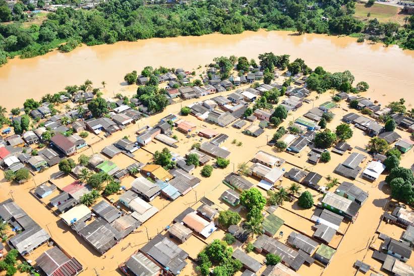 Mais de 40 bairros foram alagados e mais de 70 mil pessoas foram atingidas pela enchente/Foto: Ascom/PMRB cheiarioacre