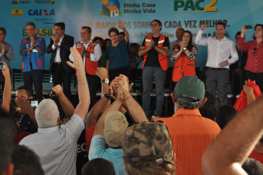 Presidente Dilma Rousseff foi recebida com aplausos e gritos de guerra na Cidade do Povo/Foto: Selmo Melo/Contilnet Notícias dilmacidadepovo5