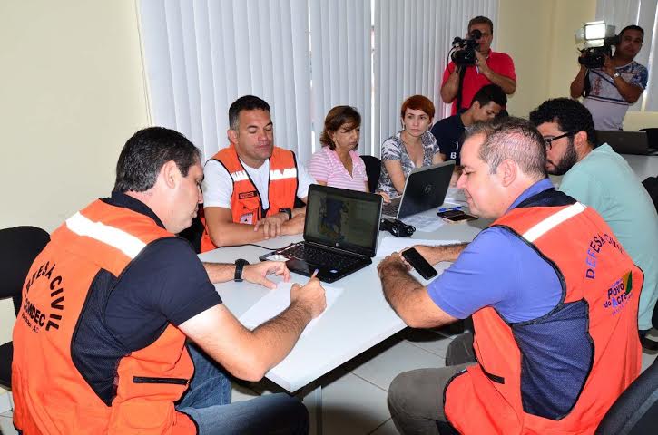 Marcus Alexandre assina decreto de calamidade pública em Rio Branco/Foto: Ascom PMRB rioacedomindo4