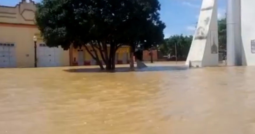Vídeo mostra situação da Gameleira com a cheia do rio Acre videocheiagameleira