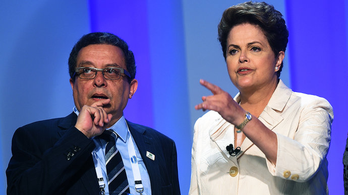 O marqueteiro João Santana e Dilma Rousseff durante a campanha de 2014: fazendo o diabo(Ivan Pacheco/VEJA.com) bastidores-presidente-globo-016-original