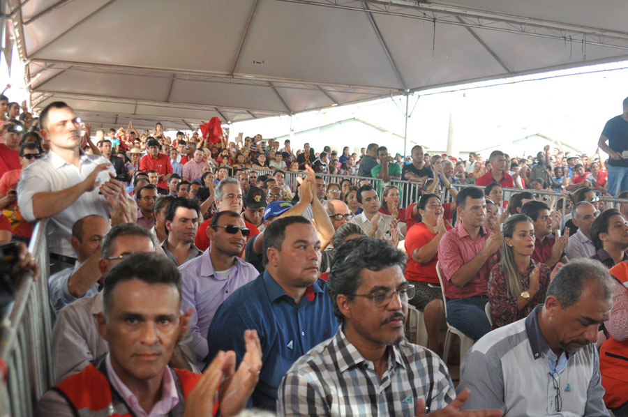 Espaço montado na Cidade do Povo fica lotado por militantes e cargos comissionados do governo/Foto: Selmo Melo/ContilNet Notícias dilmacidadepovo6