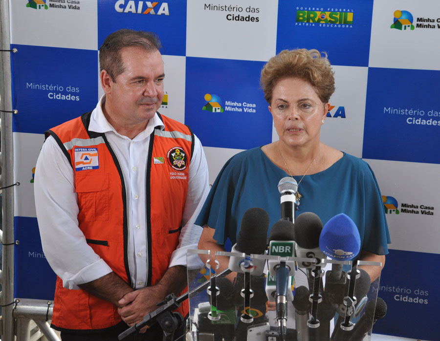 Dilma durante coletiva na Cidade do Povo/Foto: Selmo Melo/ContilNet Notícias dilmacoletivaacre