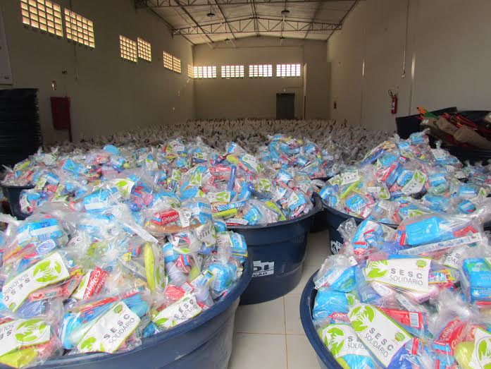 Fecomércio arrecadou e comprou aproximadamente 10 mil kits com gêneros alimentícios, limpeza, higiene e 2 mil caixas d’água às vítimas das enchentes nos municípios acreanos/Foto: Ascom fecomerciosolidaria3