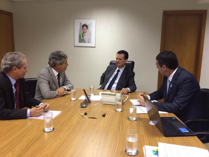 Políticos acreanos são recebido pelo ministro Kassab/Foto: Ascom kassab