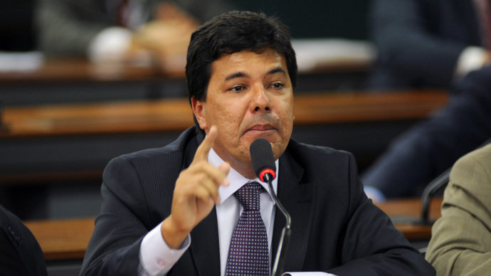 De autoria do líder da bancada do DEM, Mendonça Filho, projeto visa a retomar o antigo modelo de concessão na exploração e produção de petróleo e gás natural(Beto Oliveira/Agência Câmara/VEJA) mendonca-filho-original