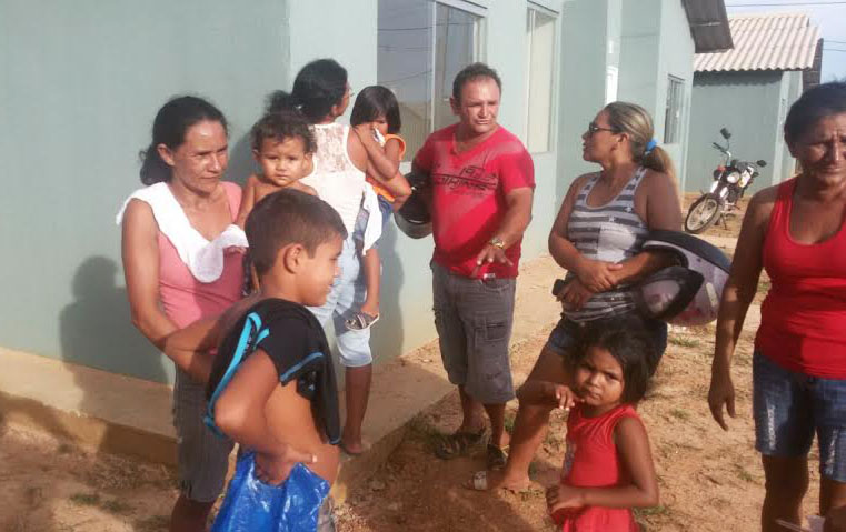 Moradores reclamam do alto valor das contas de energia e água na Cidade do Povo militanciadilma2