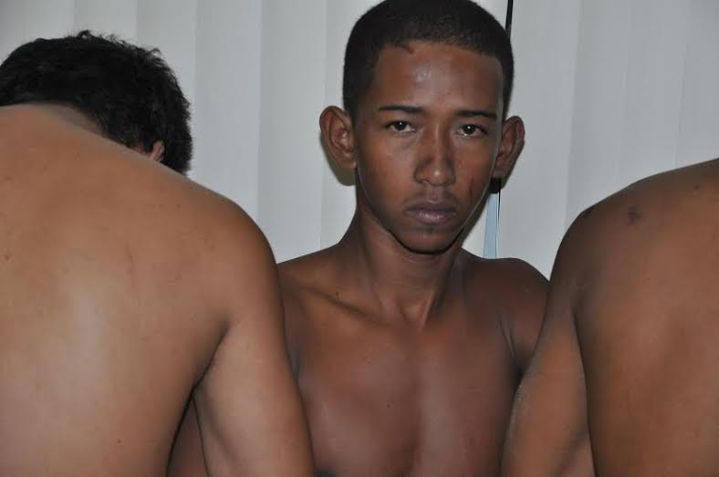 De acordo com a polícia, ele também está sendo acusado de ter assaltado uma casa localizada em um residencial no bairro Vitória/Foto: Selmo Melo/ContilNet Notícias ozias
