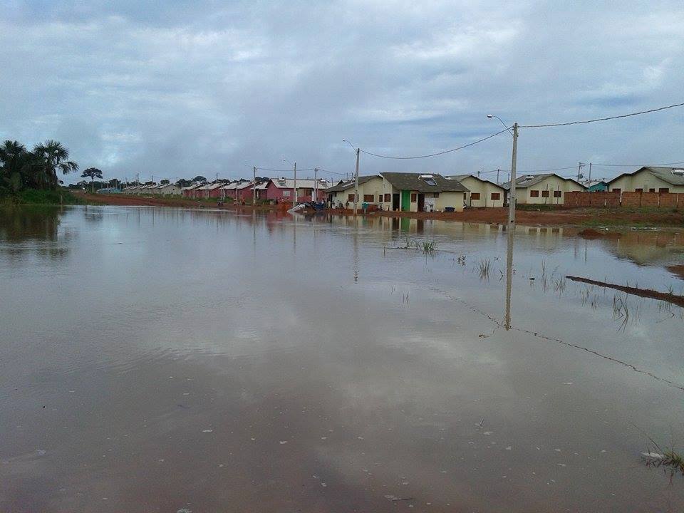 Parte da Cidade do Povo é atingida pela cheia do Igarapé Judia/Foto: Reprodução Facebook 11011127 10153333432846385 6621343115749930711 n