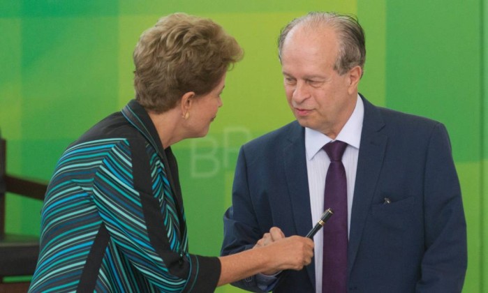 Posse do novo ministro da Educação Renato Janine Ribeiro - André Coelho / Agência O Globo 2015-805393554-2015040611111.jpg 20150406